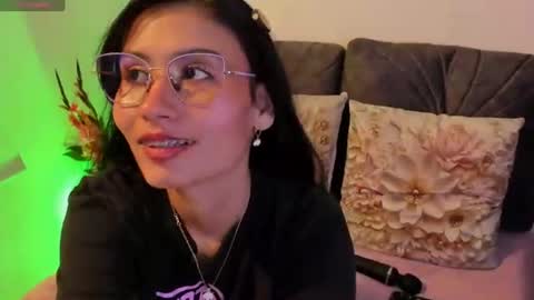 Snapshot of nayecloud chatting on 07/10/26, 04:06 Naye online show from 07/10/26, 04:06