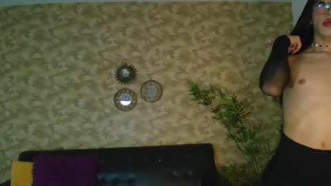 Nayla  online show from 12/03/25, 08:29