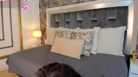    online show from 09/23/25, 12:08