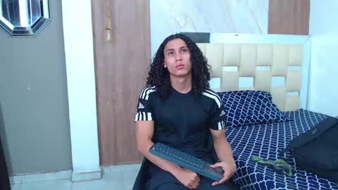 Snapshot of nazper_2 chatting on 04/17/26, 05:49 NAZPER online show from 04/17/26, 05:49