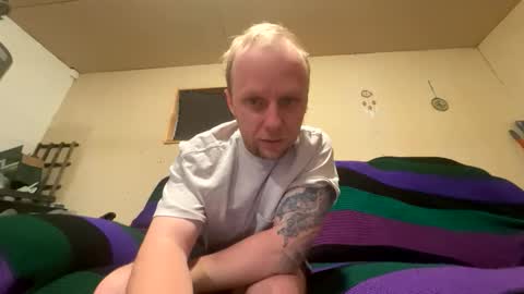 Snapshot of nboss55 chatting on 04/09/26, 12:32 nboss55 online show from 04/09/26, 12:32