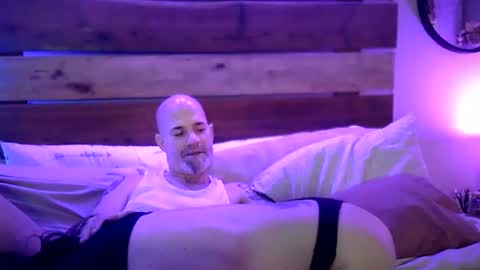 NC Bald And Beautiful online show from 12/02/25, 09:03