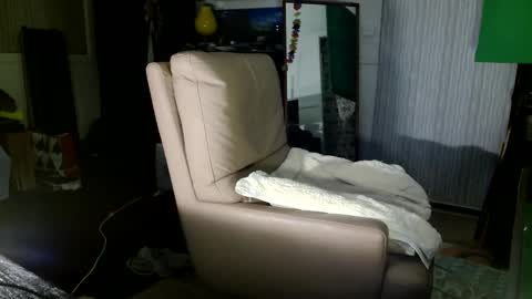 Snapshot of ndulgenetfun chatting on 01/11/25, 09:57 Hi Im CJ online show from 01/11/25, 09:57