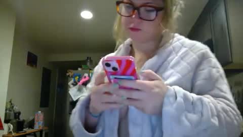 Snapshot of nealiana96 chatting on 12/05/24, 01:49 Nealiana online show from 12/05/24, 01:49