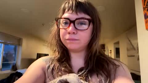 Snapshot of nealiana96 chatting on 01/21/25, 03:32 Nealiana online show from 01/21/25, 03:32