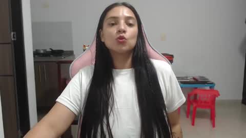 Snapshot of nebyula_star chatting on 09/09/25, 10:20 Nebyula online show from 09/09/25, 10:20