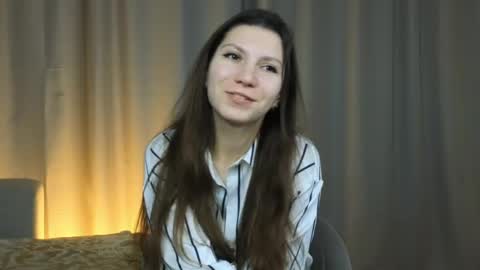 Snapshot of necoletrinca chatting on 04/27/26, 07:12 Kira online show from 04/27/26, 07:12