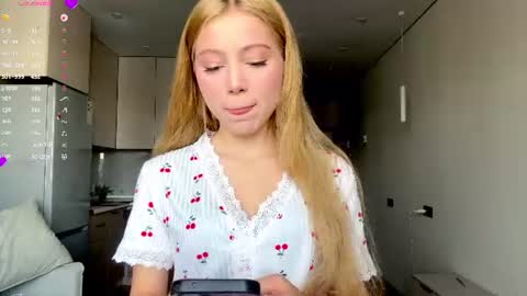 Snapshot of necolezhuang chatting on 07/17/26, 07:37 Necole online show from 07/17/26, 07:37