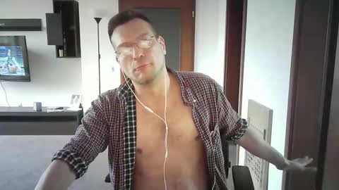 Sebastian online show from 03/02/25, 02:32