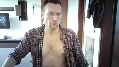 Sebastian online show from 03/05/25, 08:21