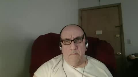 Snapshot of needlesslove chatting on 05/29/26, 11:47 Tom online show from 05/29/26, 11:47