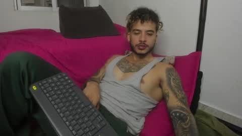 Nei turn green online show from 01/10/25, 04:44