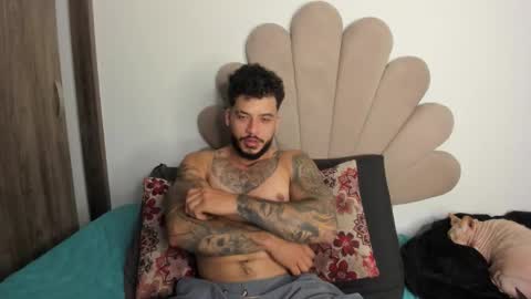 Nei turn green online show from 10/22/25, 02:12