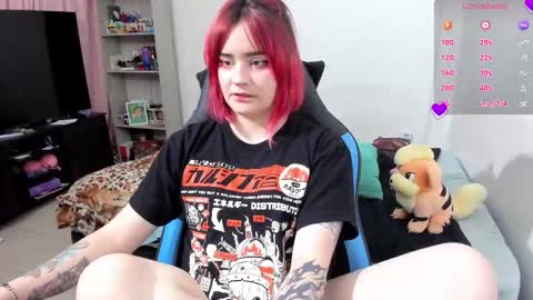 Snapshot of neeko_lol_ chatting on 09/30/25, 10:09 Geek Nicole    im Neeko UwU online show from 09/30/25, 10:09