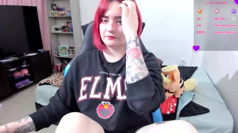 Snapshot of neeko_lol_ chatting on 10/01/25, 10:21 Geek Nicole    im Neeko UwU online show from 10/01/25, 10:21