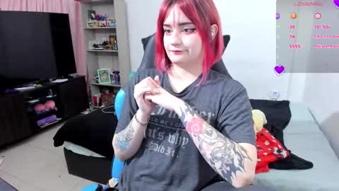 Snapshot of neeko_lol_ chatting on 10/02/25, 11:06 Geek Nicole    im Neeko UwU online show from 10/02/25, 11:06