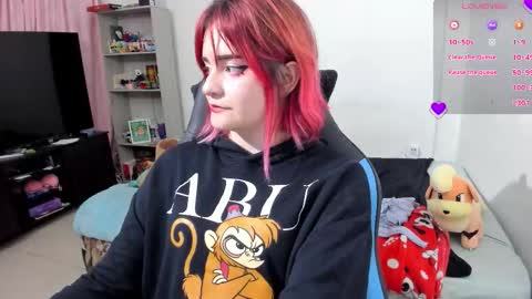 Snapshot of neeko_lol_ chatting on 10/06/25, 12:08 Geek Nicole    im Neeko UwU online show from 10/06/25, 12:08