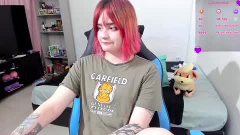 Snapshot of neeko_lol_ chatting on 10/10/25, 06:51 Geek Nicole    im Neeko UwU online show from 10/10/25, 06:51