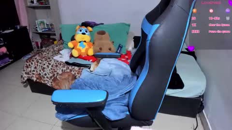 Snapshot of neeko_lol_ chatting on 10/16/25, 05:47 Geek Nicole    im Neeko UwU online show from 10/16/25, 05:47