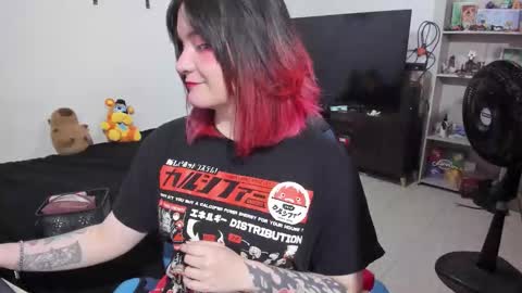 Geek Nicole    im Neeko UwU online show from 02/06/26, 01:03