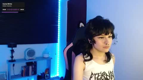 Snapshot of neena_nyx chatting on 12/14/24, 12:11 Neena Nyx online show from 12/14/24, 12:11