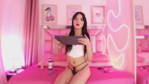 nefera_nox online show from 12/15/25, 04:06