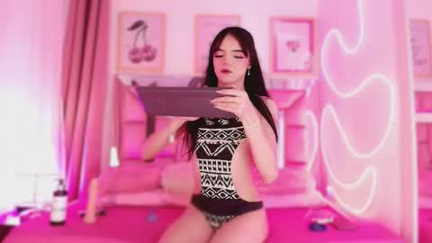 nefera_nox online show from 12/17/25, 03:56