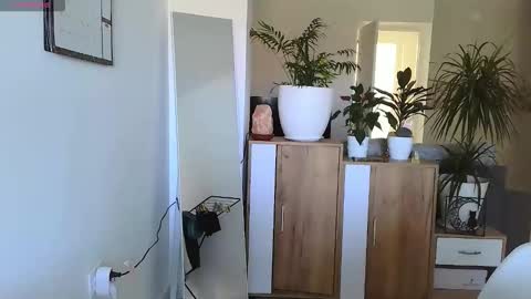 Neferutt online show from 02/26/26, 02:16