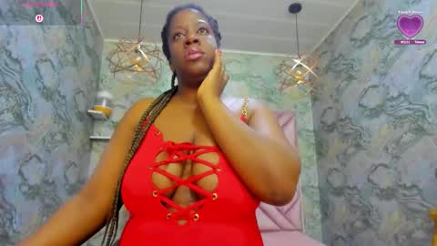 Snapshot of neffertiry_ebonny chatting on 11/19/25, 06:02 Nefer online show from 11/19/25, 06:02