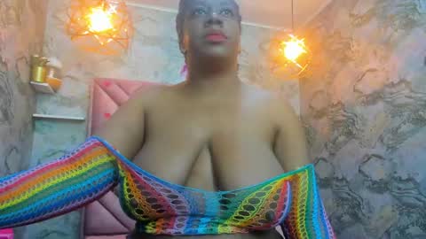 Snapshot of neffertiry_ebonny chatting on 04/14/26, 10:54 Nefer online show from 04/14/26, 10:54