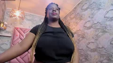 Snapshot of neffertiry_ebonny chatting on 05/17/26, 05:31 Nefer online show from 05/17/26, 05:31