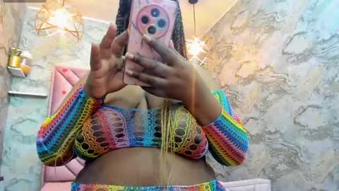 Snapshot of neffertiry_ebonny chatting on 05/25/26, 08:15 Nefer online show from 05/25/26, 08:15