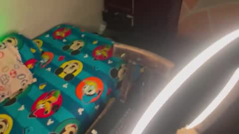 Snapshot of neit04 chatting on 11/21/25, 08:02 neit online show from 11/21/25, 08:02