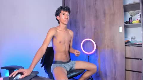 Snapshot of neitan_miller chatting on 03/11/26, 06:25 neitan online show from 03/11/26, 06:25