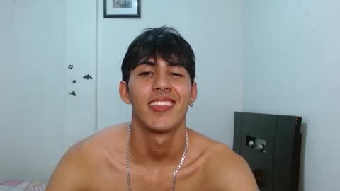 Snapshot of neithanzyn chatting on 12/17/24, 10:43 Neithanzyn online show from 12/17/24, 10:43