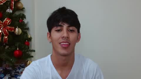 Snapshot of neithanzyn chatting on 12/21/24, 07:06 Neithanzyn online show from 12/21/24, 07:06