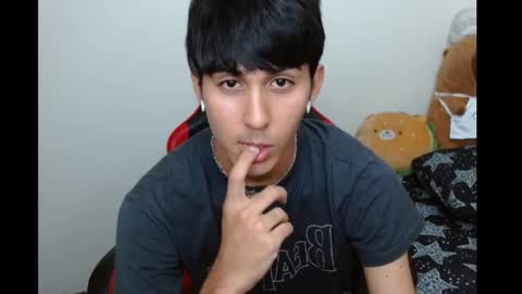 Snapshot of neithanzyn chatting on 11/13/25, 08:19 Neithanzyn online show from 11/13/25, 08:19