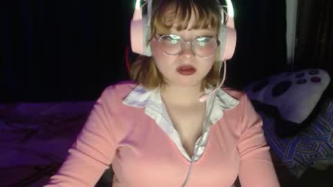 Snapshot of neko_dolly chatting on 11/28/25, 01:41 neko_dolly online show from 11/28/25, 01:41