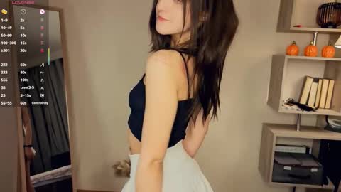 Vicky and Beatrice online show from 02/09/26, 07:18