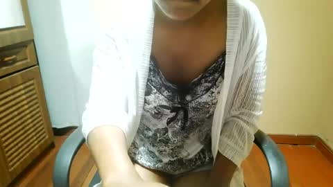 Snapshot of nelia_84 chatting on 07/20/26, 06:17 nelia_84 online show from 07/20/26, 06:17