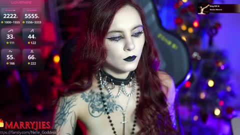 Snapshot of nelle_ chatting on 01/03/25, 10:09 online show from 01/03/25, 10:09