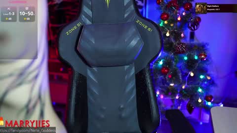 Snapshot of nelle_ chatting on 01/04/25, 01:10 online show from 01/04/25, 01:10