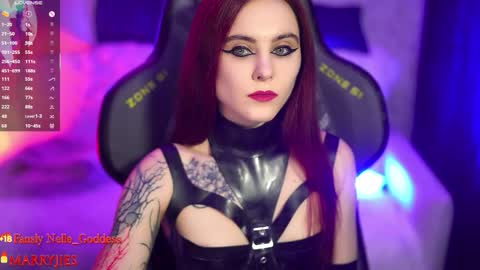 Snapshot of nelle_ chatting on 10/01/25, 11:49 online show from 10/01/25, 11:49