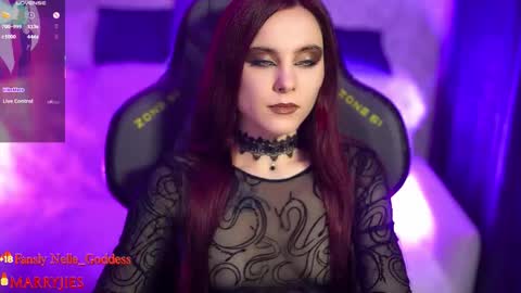 Snapshot of nelle_ chatting on 10/09/25, 05:33 online show from 10/09/25, 05:33