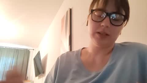 Snapshot of nellhauer chatting on 06/11/26, 07:50 Alia online show from 06/11/26, 07:50