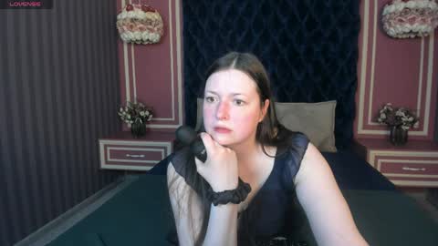 Snapshot of nelliebev chatting on 05/15/26, 04:58 Nellie online show from 05/15/26, 04:58