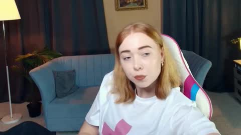 Snapshot of nelliemathers chatting on 11/28/25, 09:06 Nelli online show from 11/28/25, 09:06