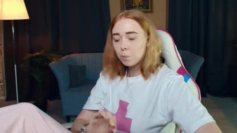 Snapshot of nelliemathers chatting on 11/29/25, 08:01 Nelli online show from 11/29/25, 08:01