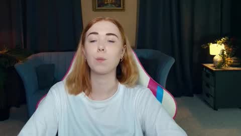 Snapshot of nelliemathers chatting on 12/03/25, 08:40 Nelli online show from 12/03/25, 08:40