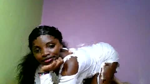 Snapshot of nelly_ebony5 chatting on 06/19/26, 01:48 nelly_ebony5 online show from 06/19/26, 01:48